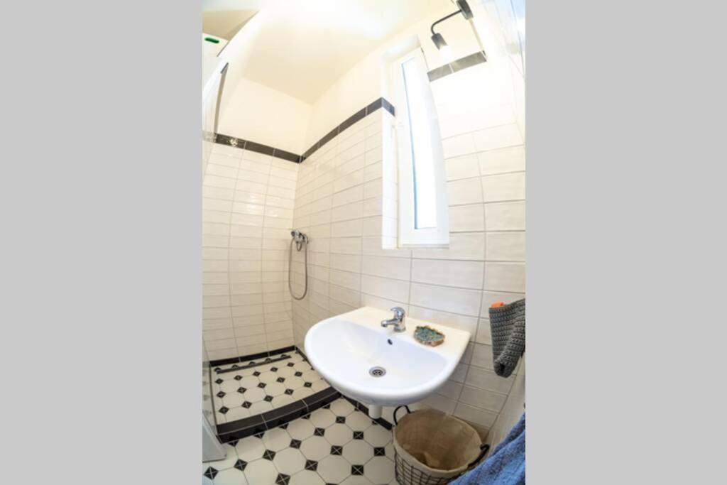 Stylovy Apartman V Centru Nachoda Zewnętrze zdjęcie
