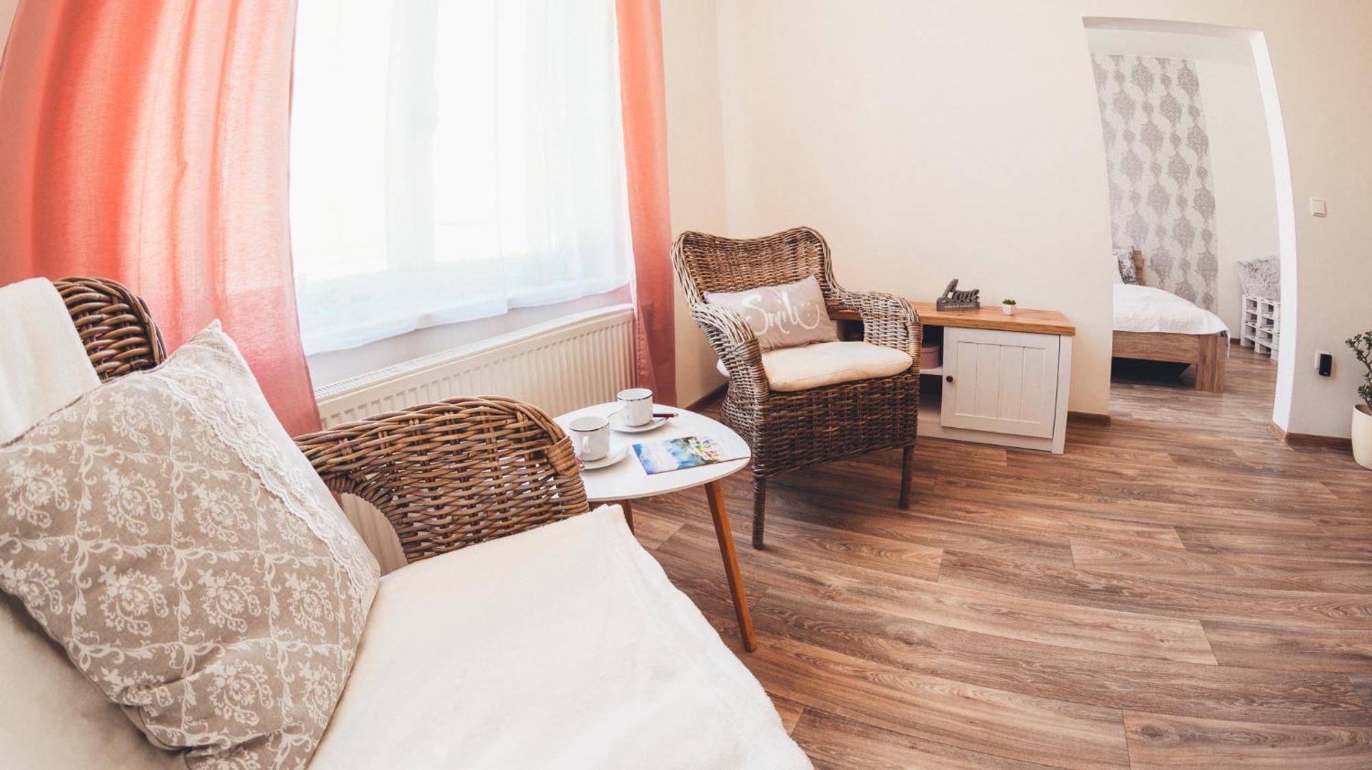 Stylovy Apartman V Centru Nachoda Zewnętrze zdjęcie